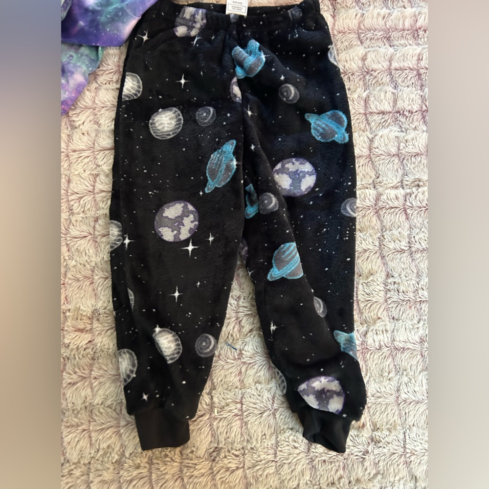 Wonder Nation Dinosaur Galaxy Pajamas - Blue and Black size XS - Picture 4 of 5